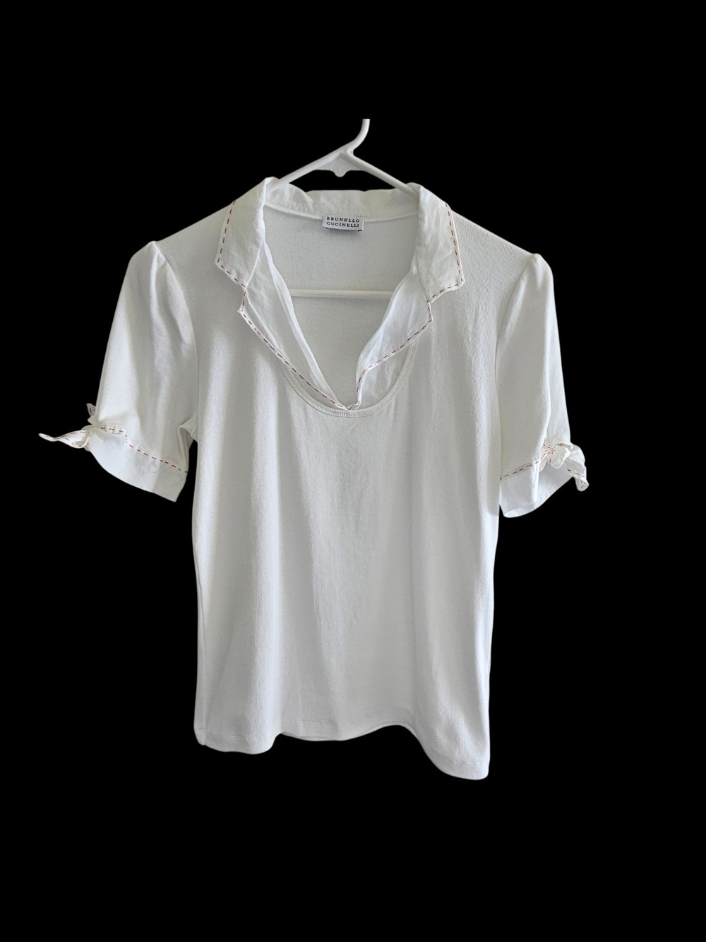Brunello Cucinelli White Short Sleeve Knit Top with Subtle Red Stitching